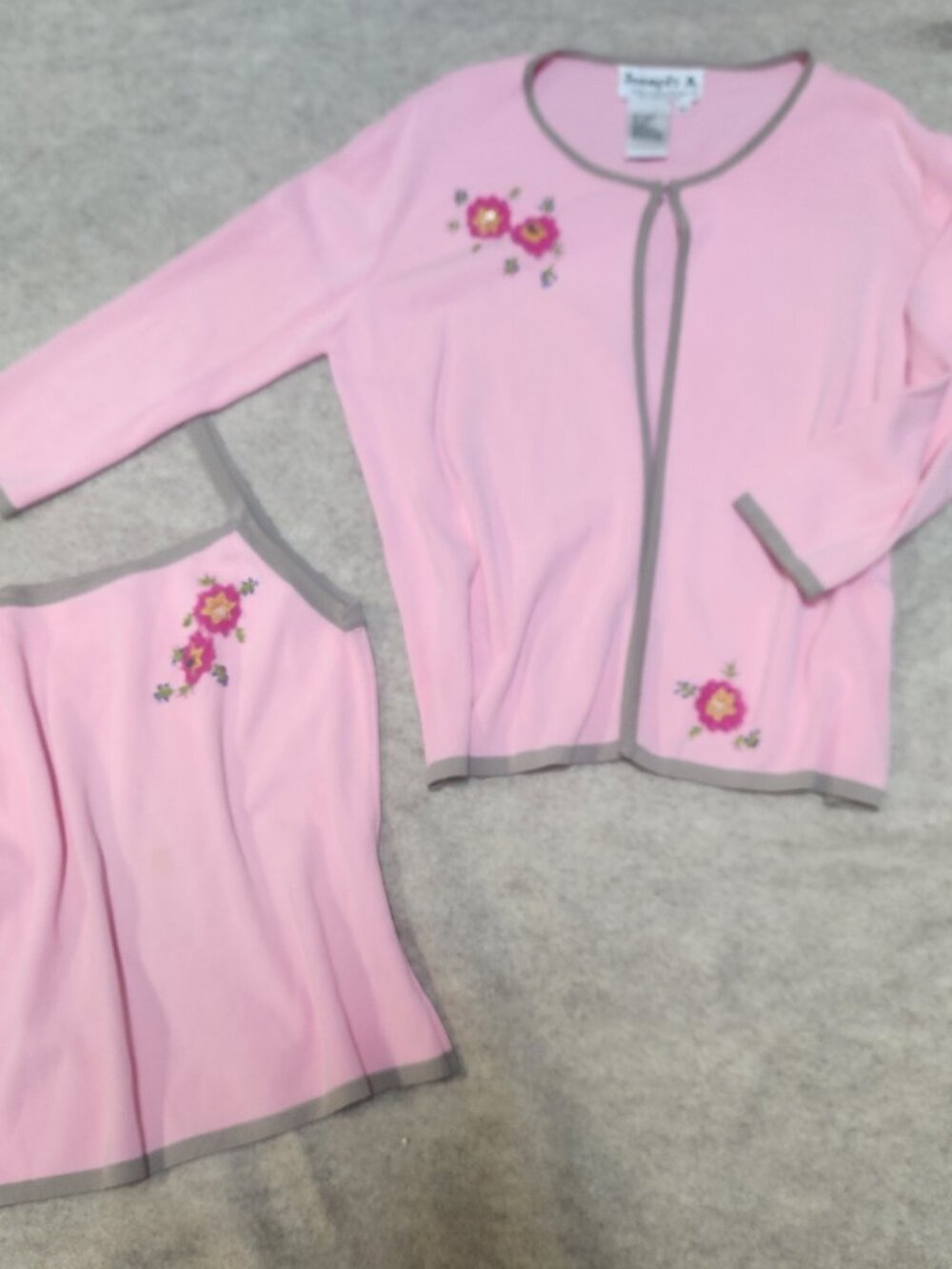 Joseph A. Women's Pink Twin Set Size XL